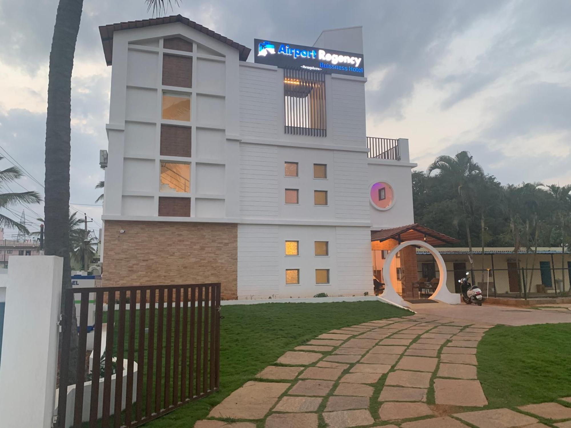 Airport Regency Hotel Devanahalli ภายนอก รูปภาพ